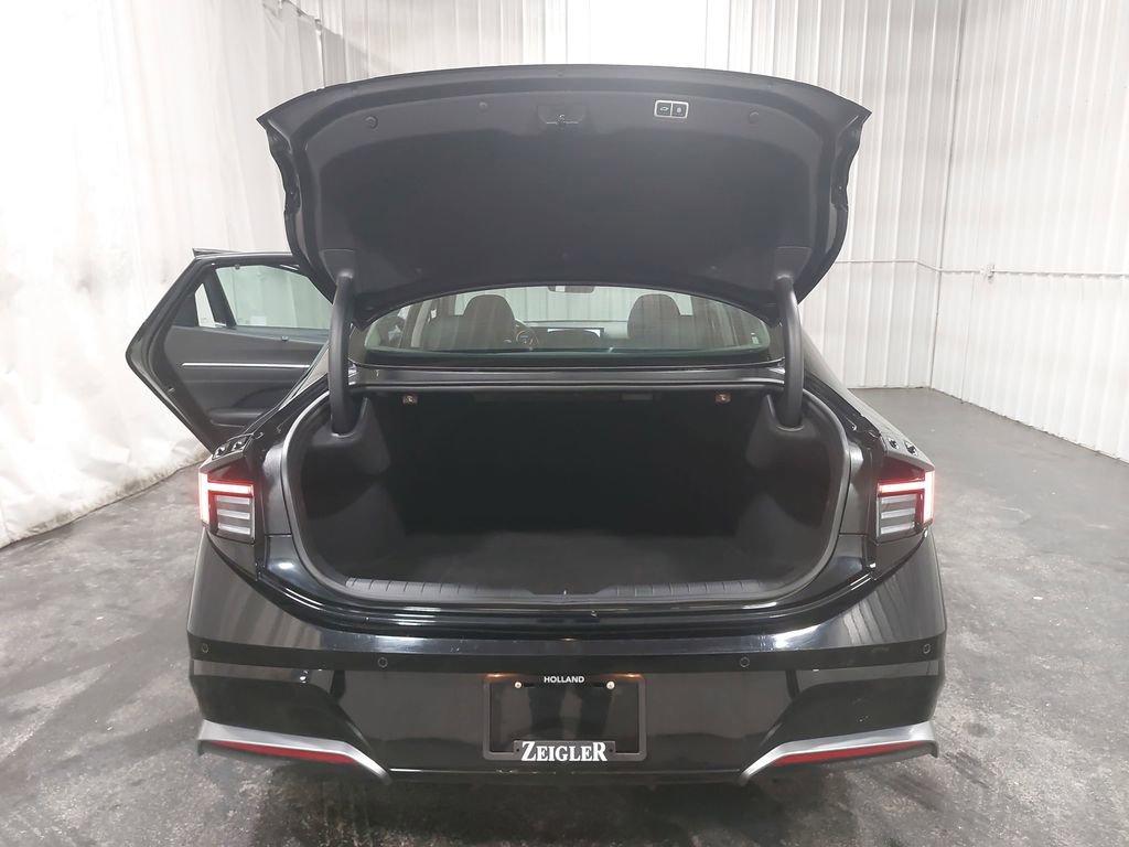Used 2025 Hyundai Sonata Limited image 12