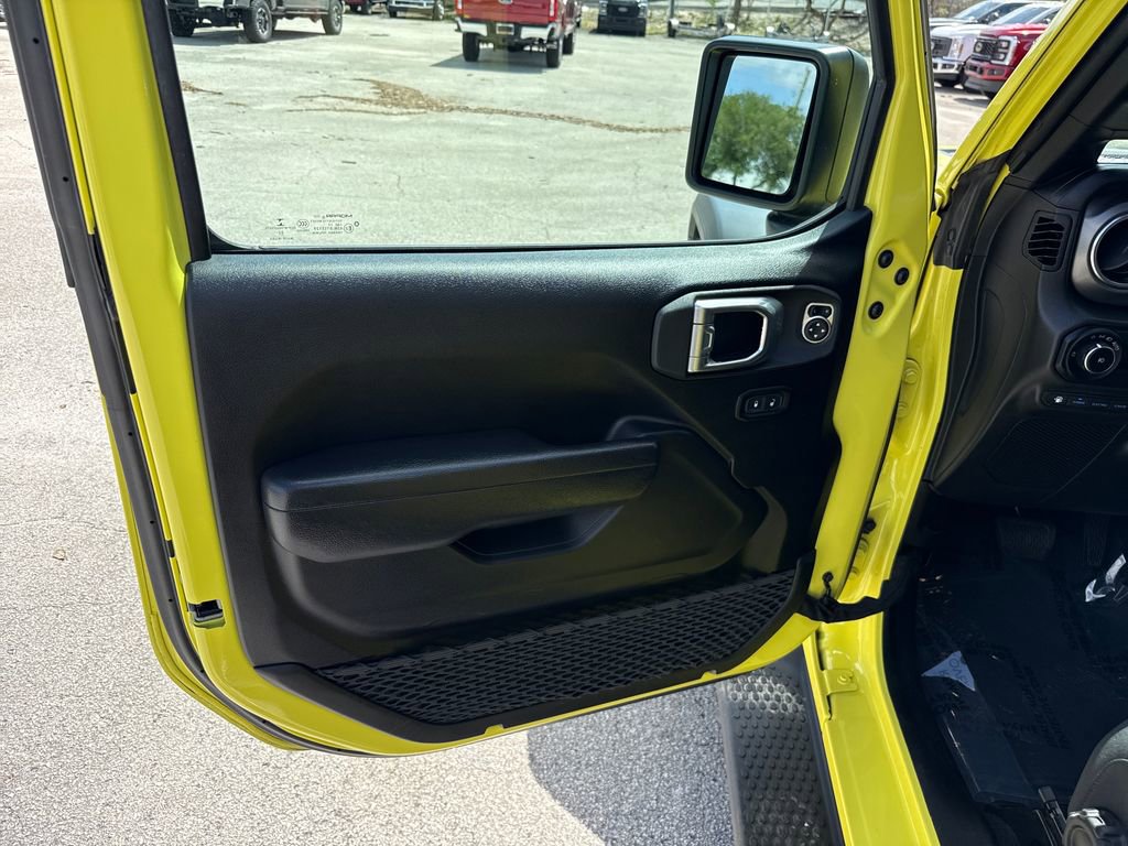 Used 2023 Jeep Wrangler Unlimited Rubicon 4xe image 12