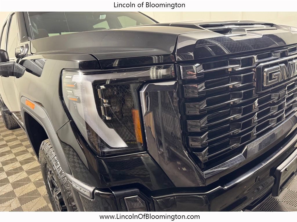 Used 2024 GMC Sierra 3500 Denali Ultimate AWD/4WD image 12