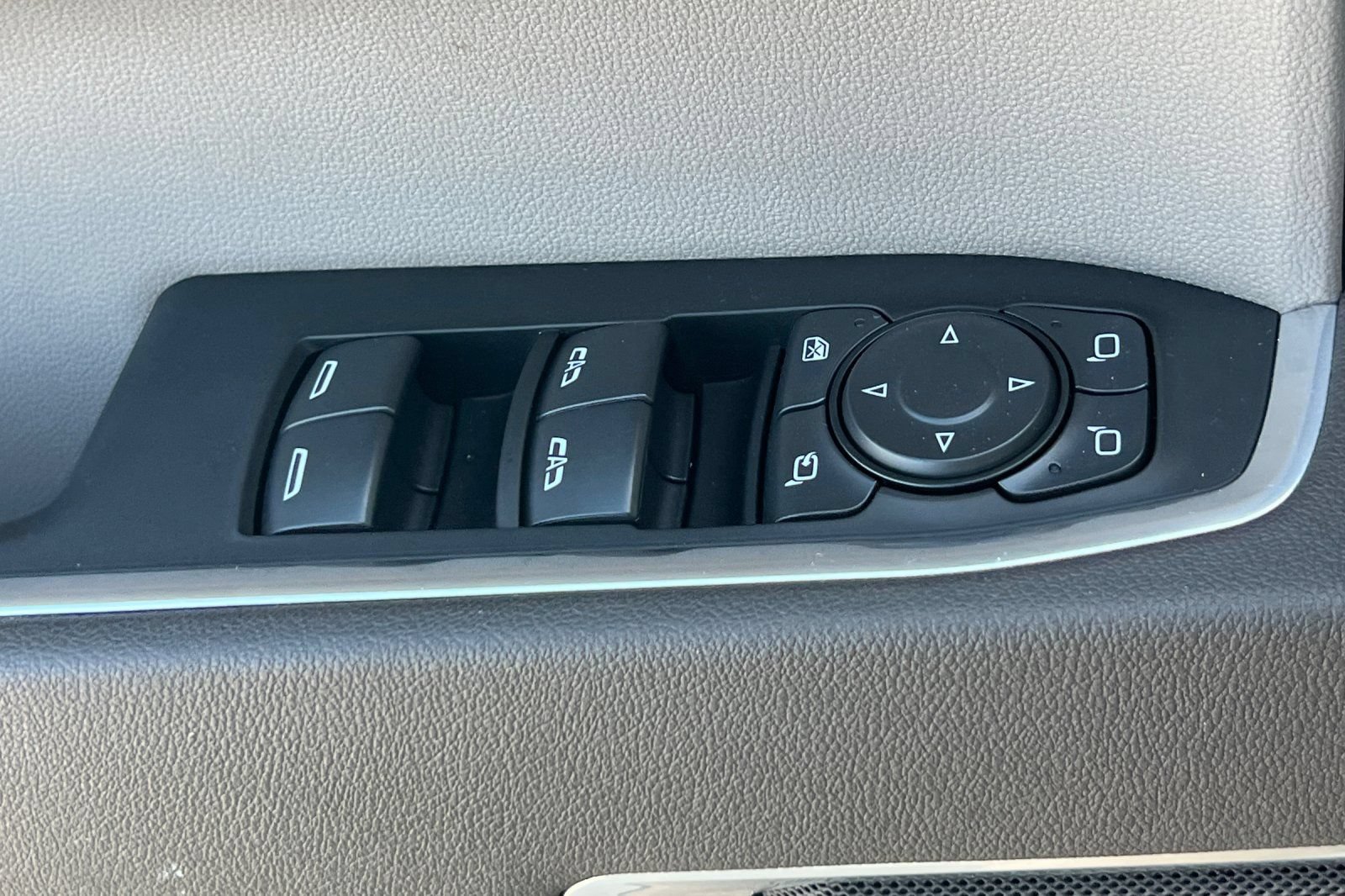 Used 2026 GMC Sierra 1500 SLT RWD image 14