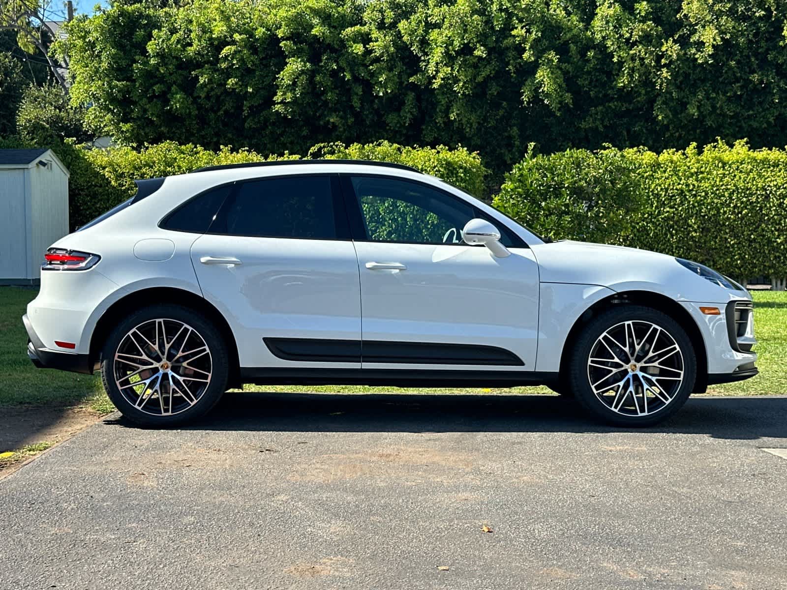 New 2026 Porsche Macan AWD/4WD image 9