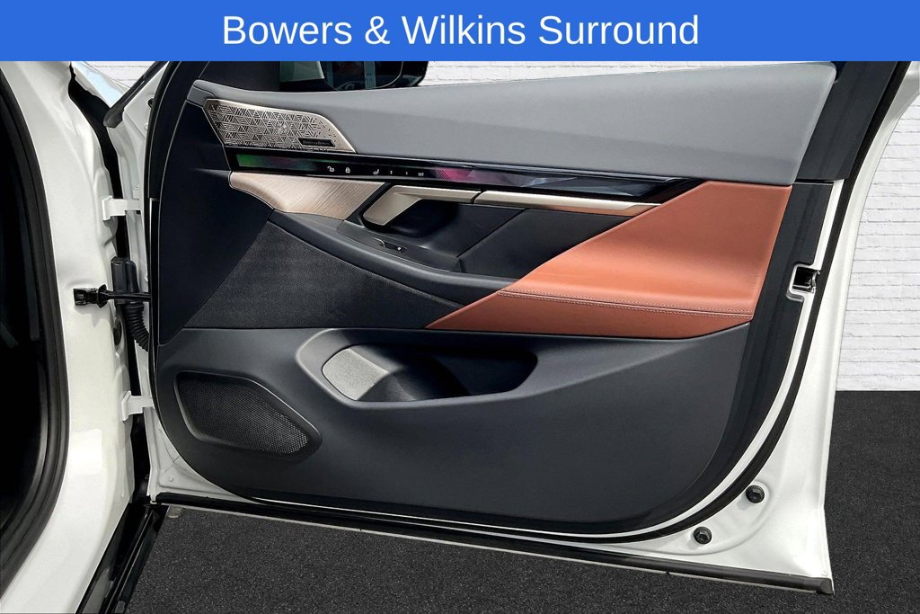 Used 2024 BMW i5 eDrive40i w/ Executive Package RWD image 28