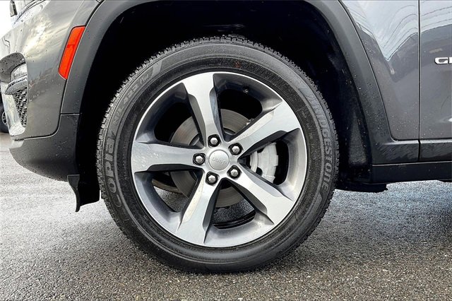 Used 2024 Jeep Grand Cherokee Limited w/ Trailer Tow Package image 10