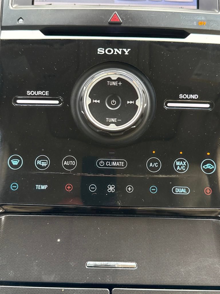 Used 2017 Ford Taurus Limited FWD image 12