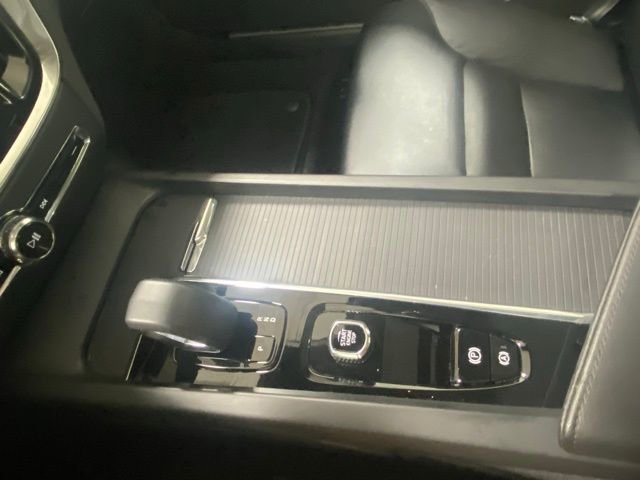 Certified 2025 Volvo S60 B5 Core image 27