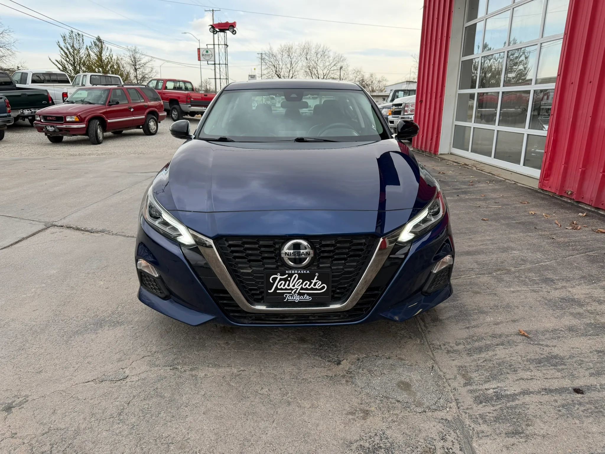Used 2020 Nissan Altima 2.5 SR w/ Premium Package image 3