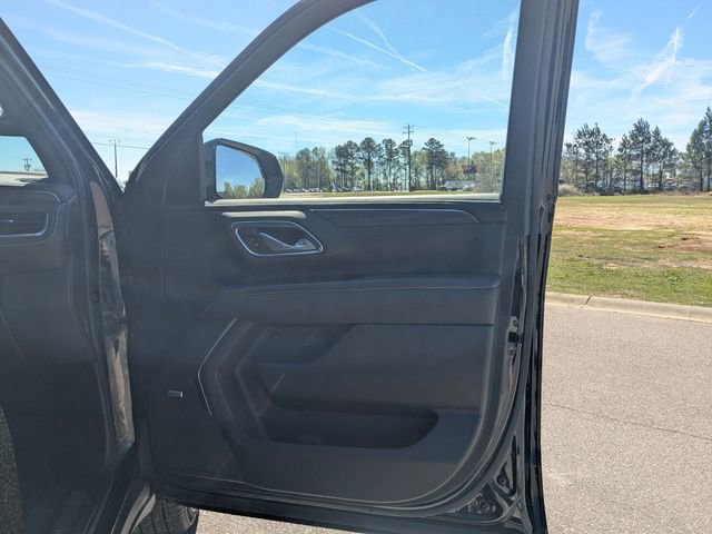 Used 2022 GMC Yukon XL SLT w/ SLT Premium Package image 33