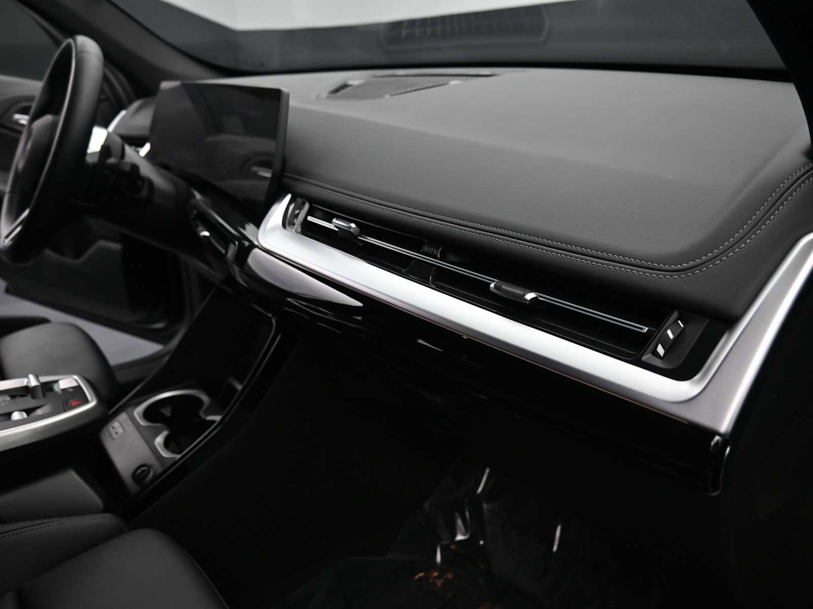 Used 2023 BMW X1 xDrive28i w/ M Sport Package image 15