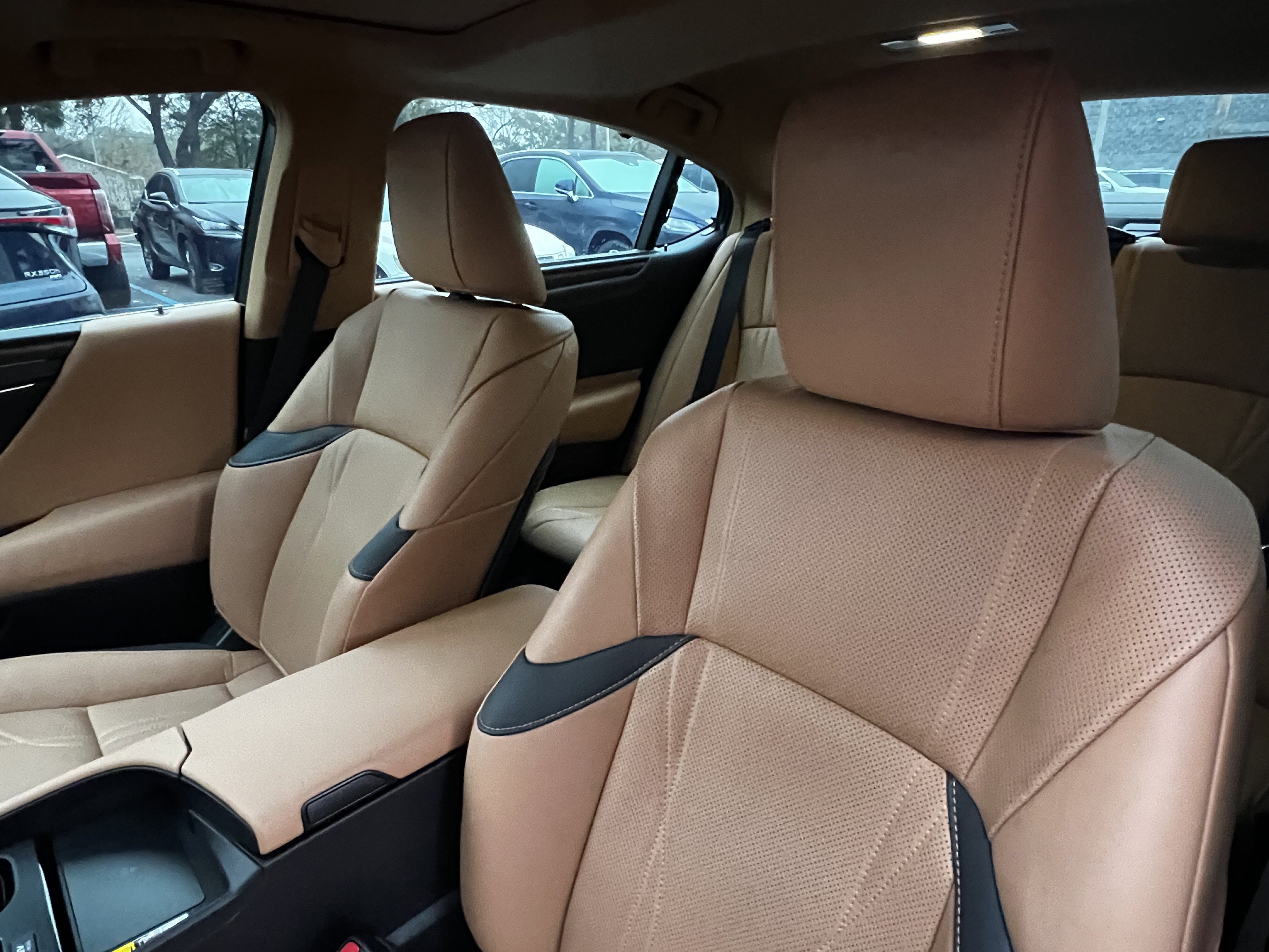 Used 2024 Lexus ES 300h Ultra Luxury image 18