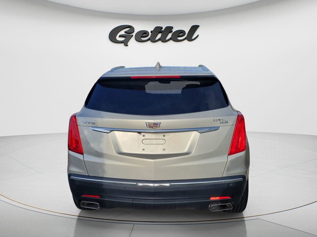 Used 2017 Cadillac XT5 Luxury w/ Driver Awareness Package image 7