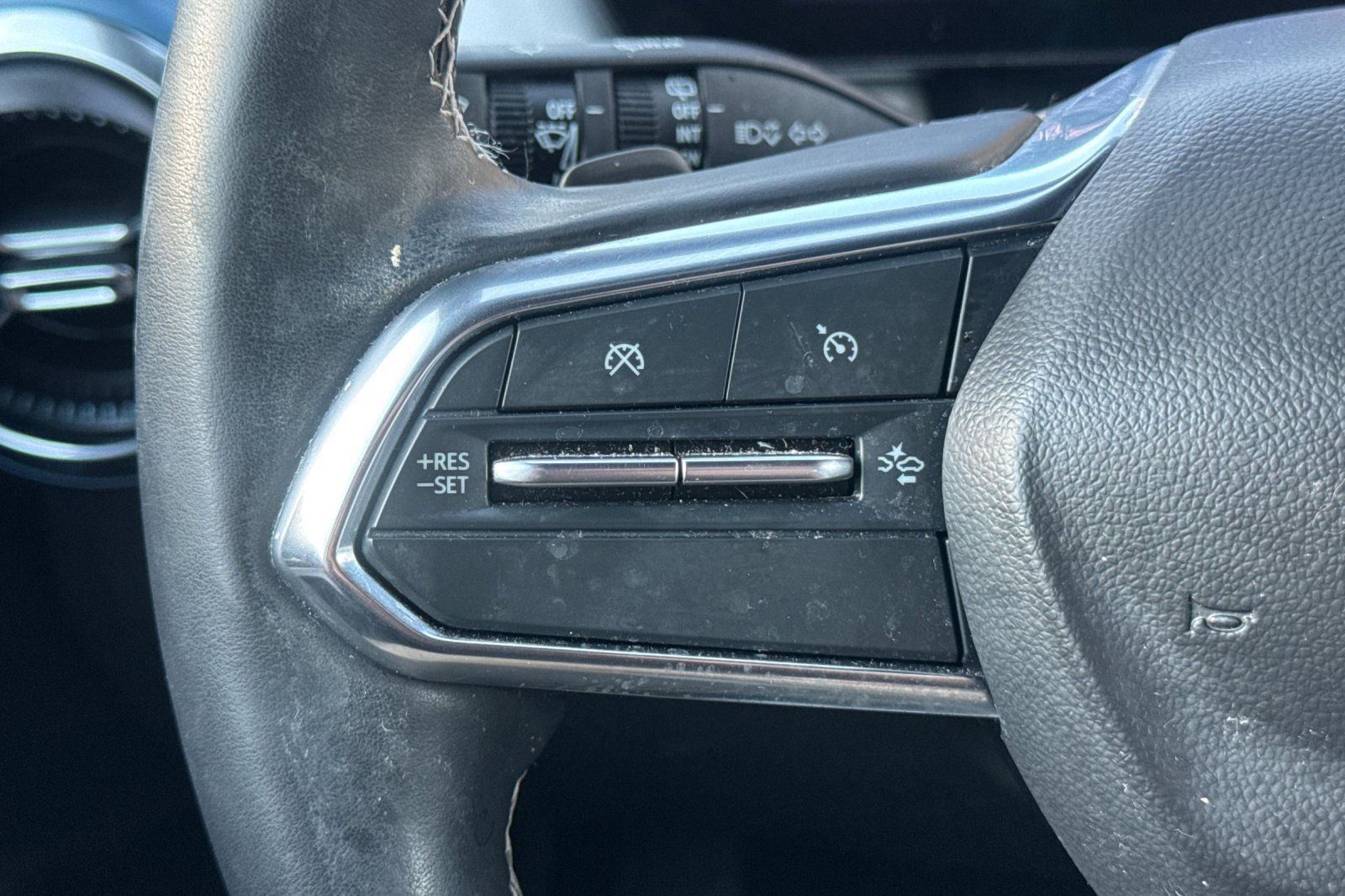 Used 2024 Chevrolet Equinox EV LT FWD image 34