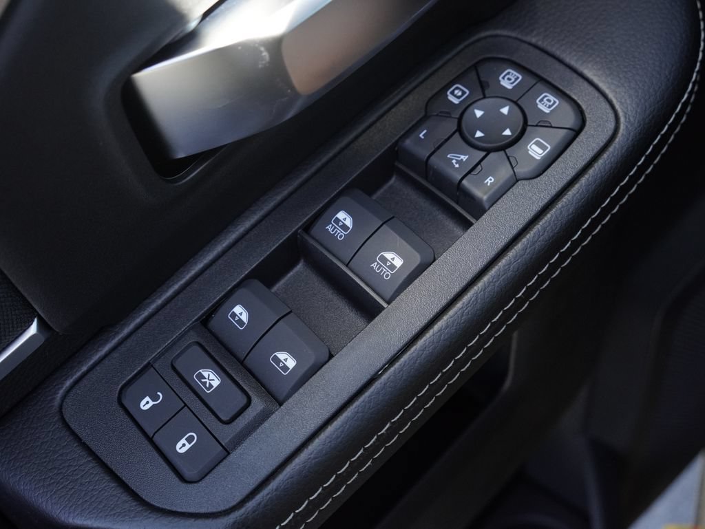 New 2026 RAM 2500 Big Horn AWD/4WD image 12