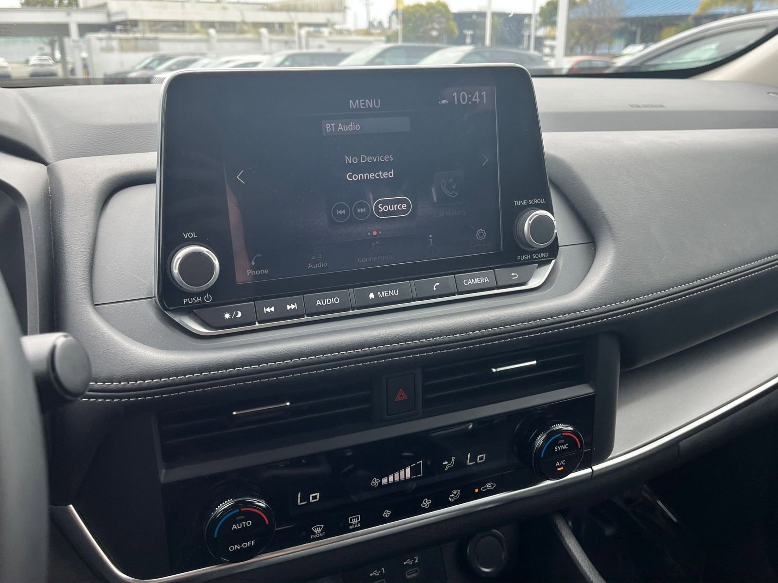 Used 2025 Nissan Rogue SV FWD image 17
