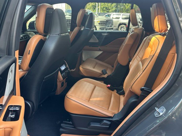 Used 2022 Lincoln Aviator Black Label w/ Dynamic Handling Package AWD/4WD image 29