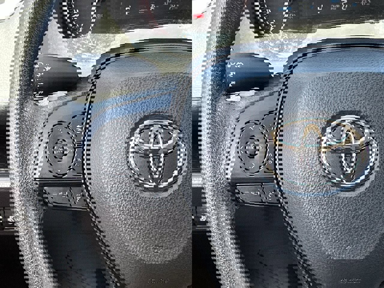 Used 2025 Toyota RAV4 LE image 12