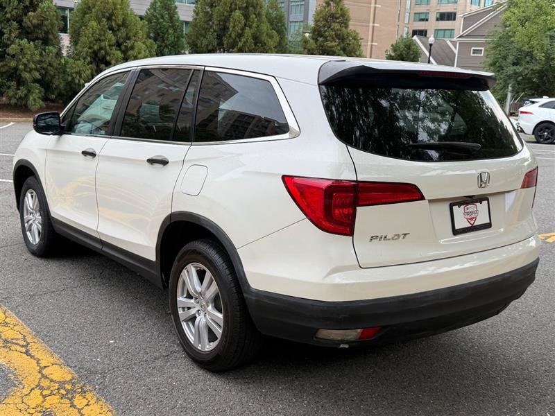Used 2018 Honda Pilot LX image 11