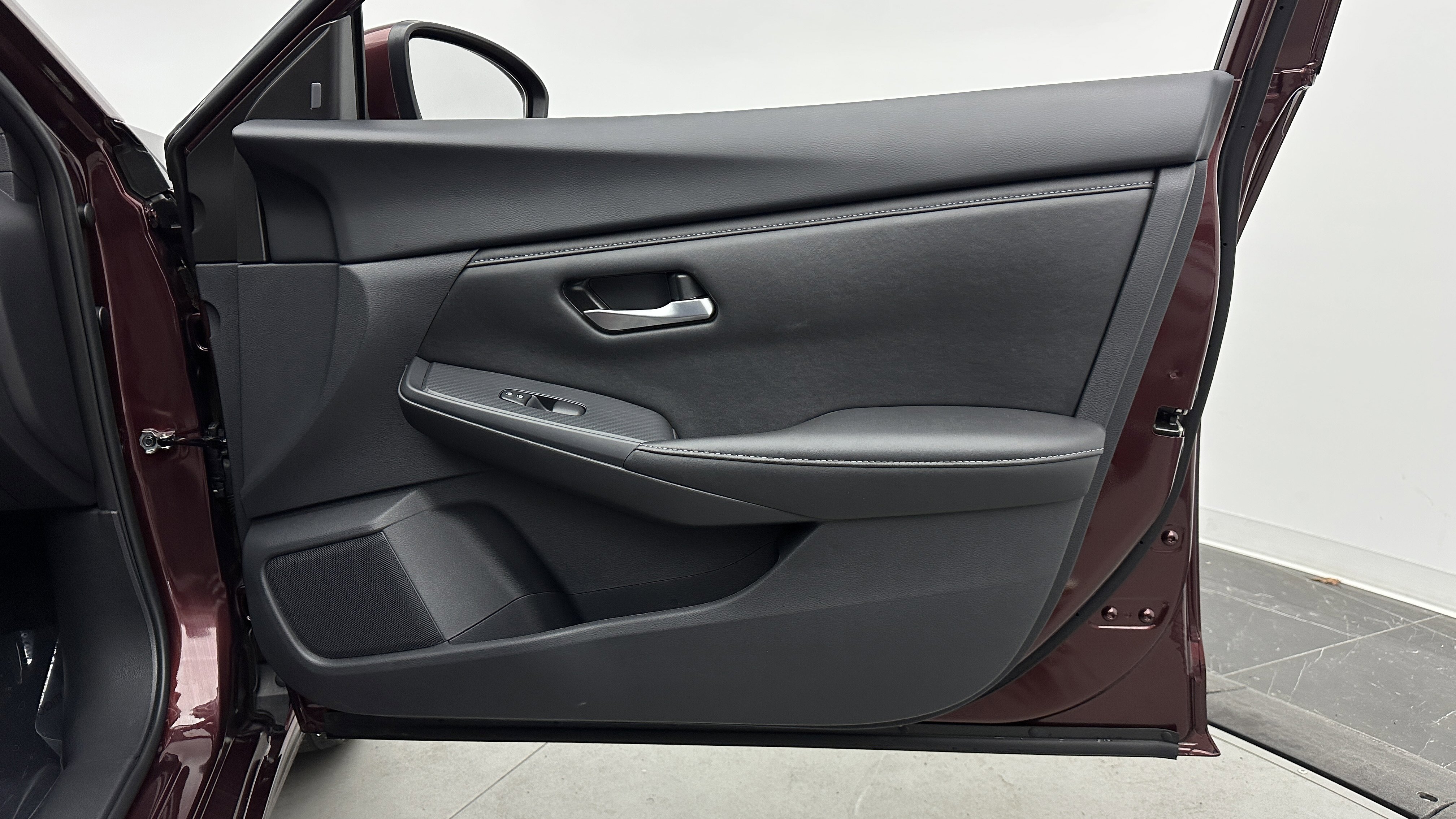 Used 2025 Nissan Sentra SV image 30