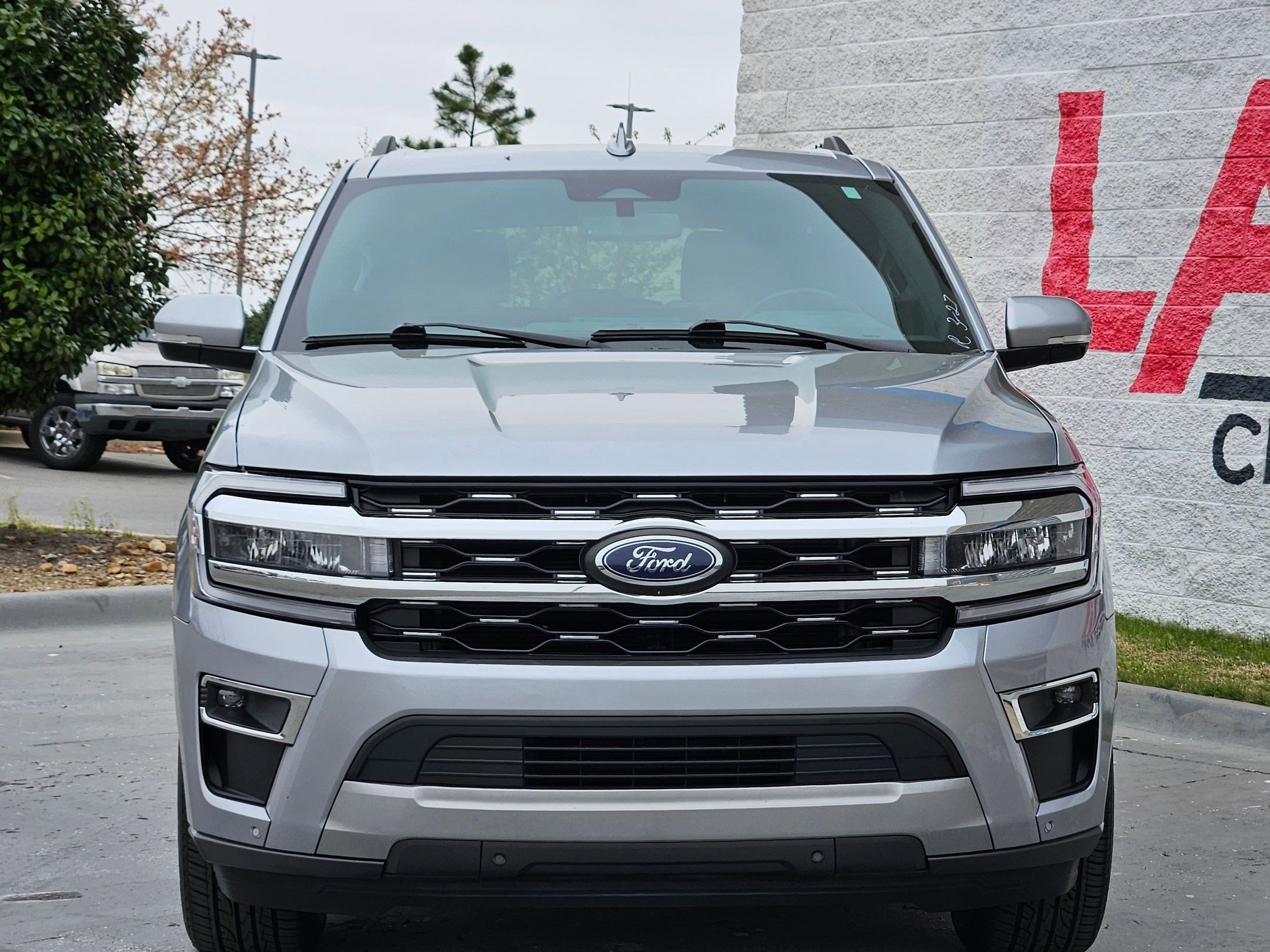 Used 2024 Ford Expedition Max Limited image 2