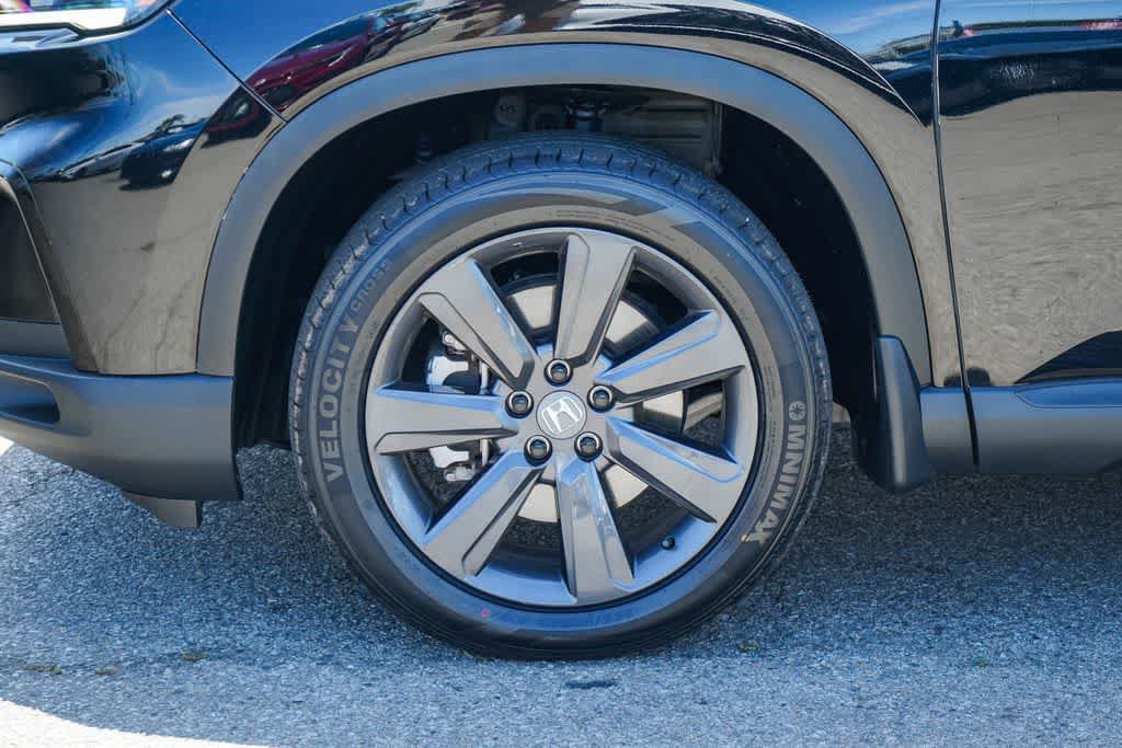 Used 2025 Honda Pilot Sport image 9