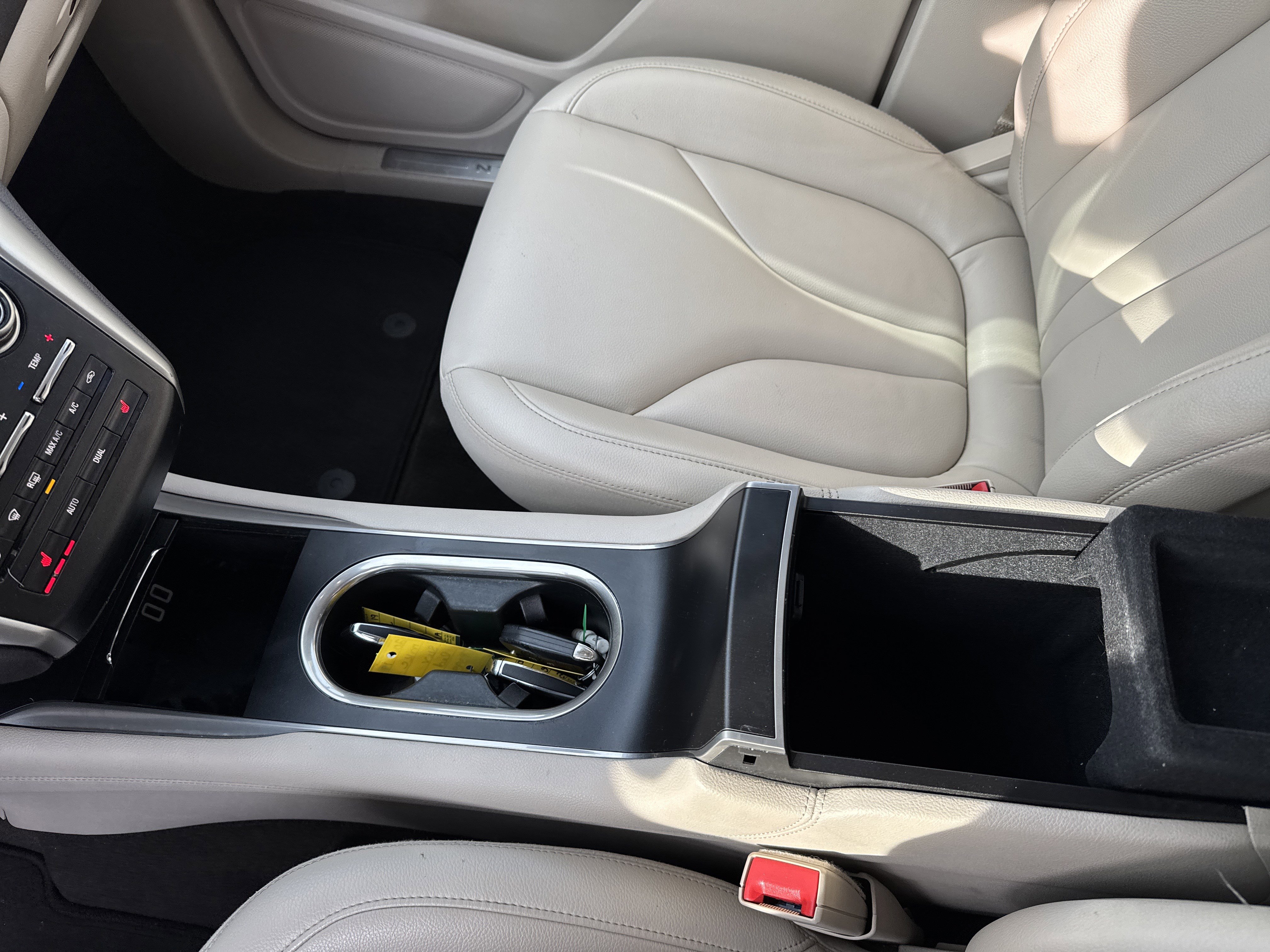 Used 2019 Lincoln MKC Premiere image 37