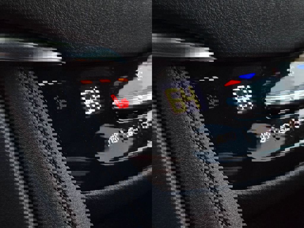 New 2025 Cadillac XT6 Luxury image 21