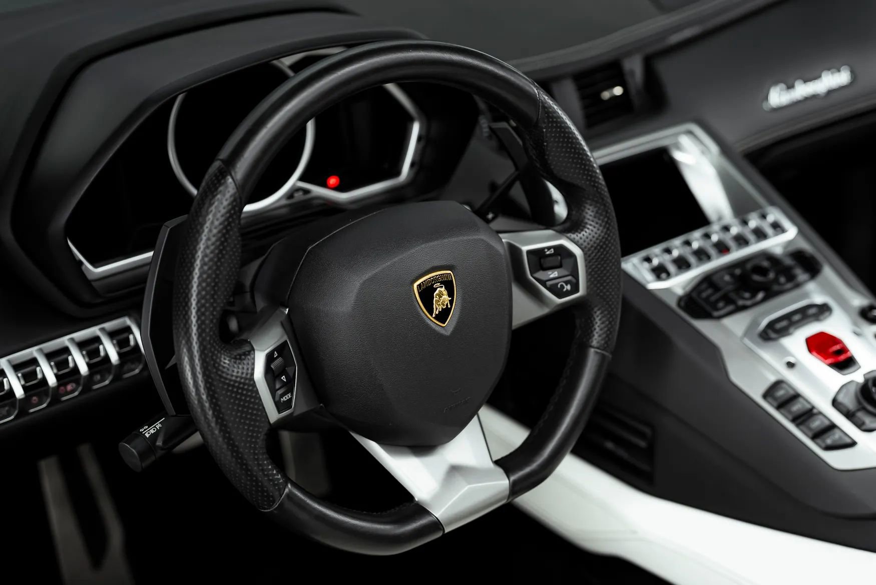 Used 2016 Lamborghini Aventador LP 700-4 image 18