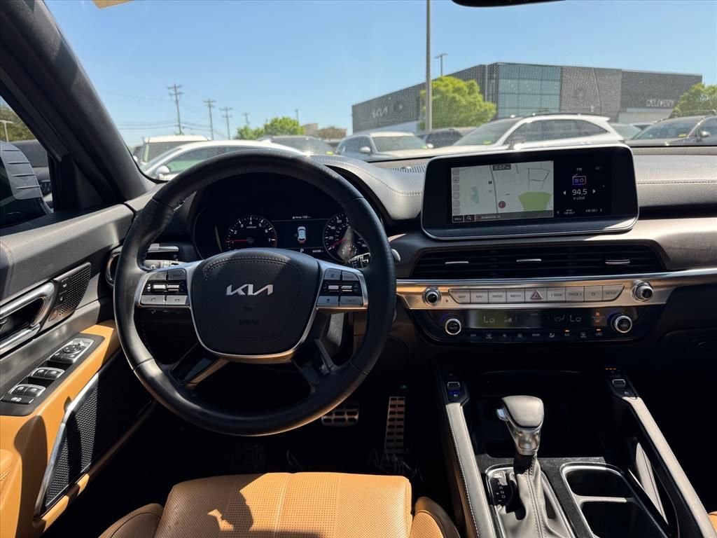 Certified 2022 Kia Telluride SX w/ Towing Package image 15