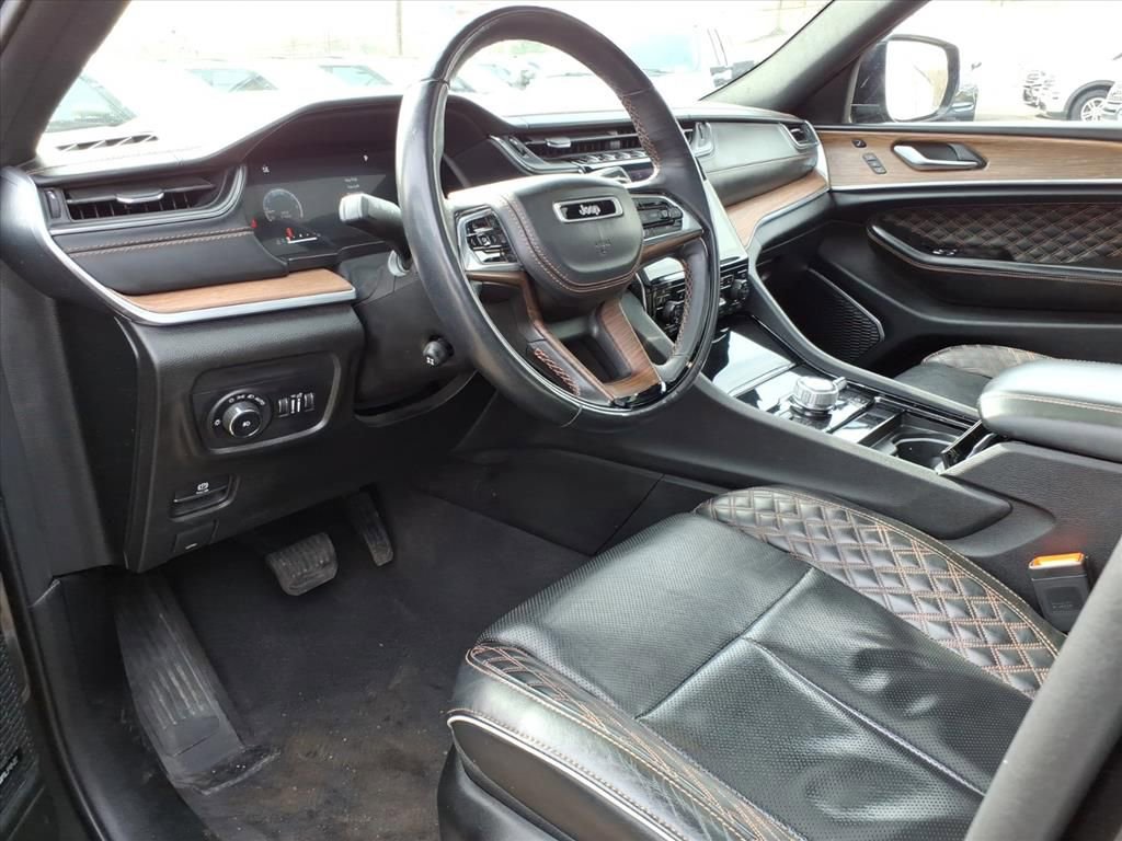 Used 2022 Jeep Grand Cherokee L Summit w/ Luxury Tech Group V AWD/4WD image 15