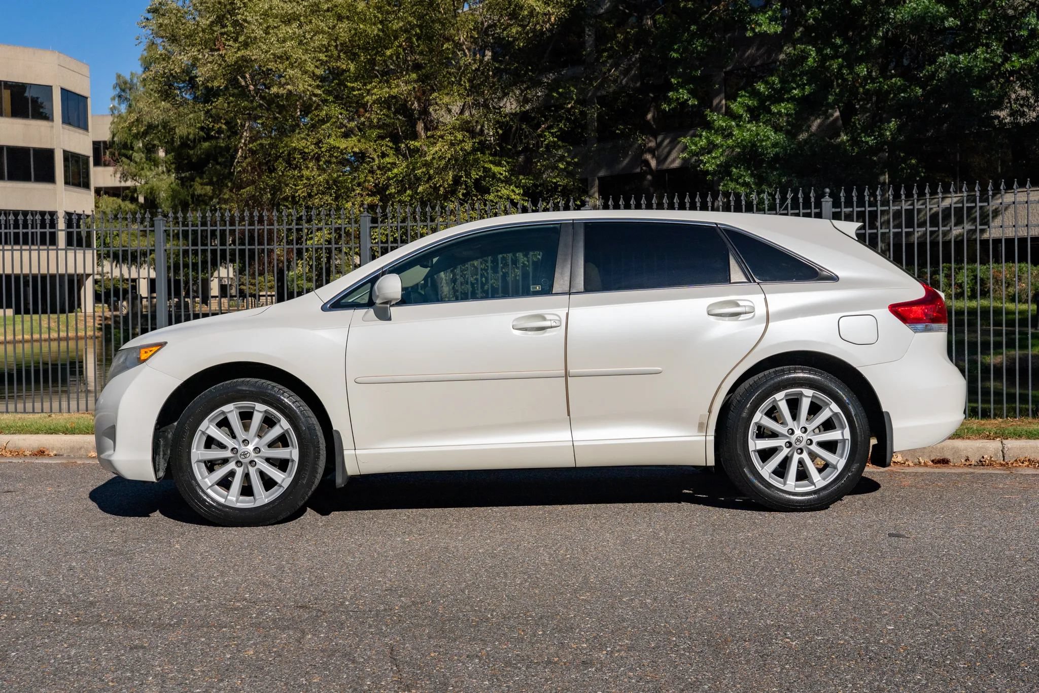 Used 2011 Toyota Venza FWD image 9