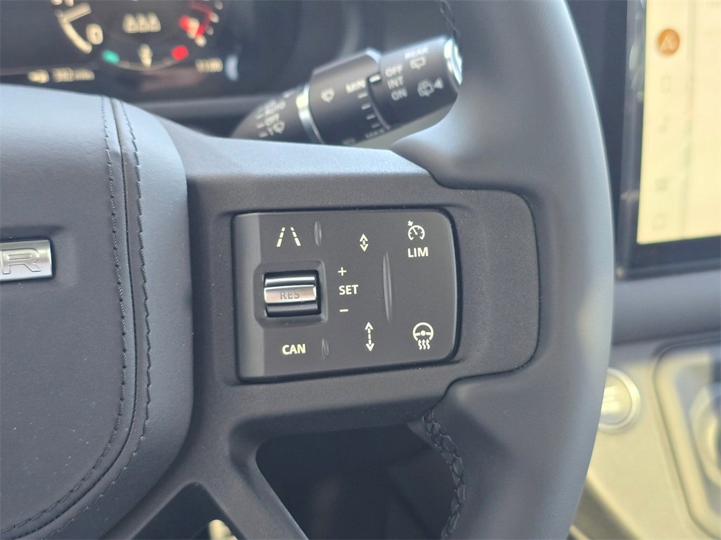 New 2025 Land Rover Defender 110 X image 18