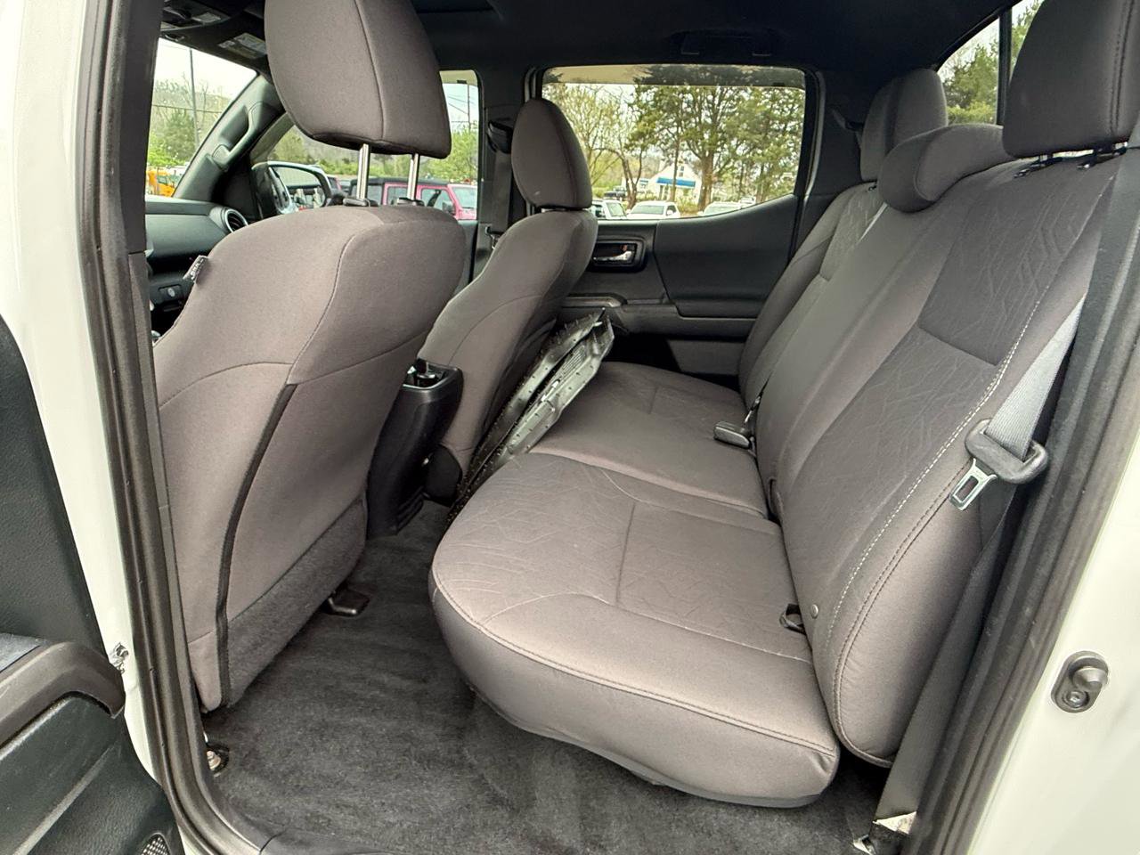 Used 2017 Toyota Tacoma TRD Sport w/ Premium & Technology Package image 31