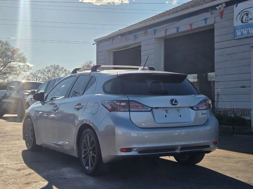 Used 2013 Lexus CT 200h w/ Premium Pkg w/Backup Camera FWD image 3