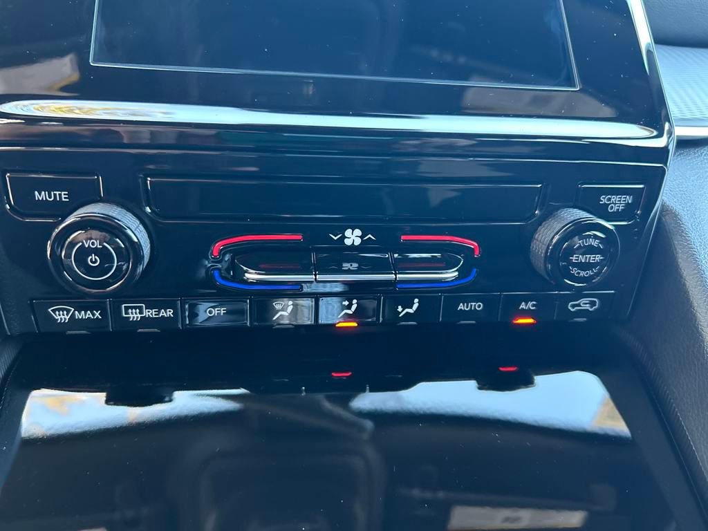 New 2025 Jeep Grand Cherokee Laredo X w/ Trailer Tow Package image 18