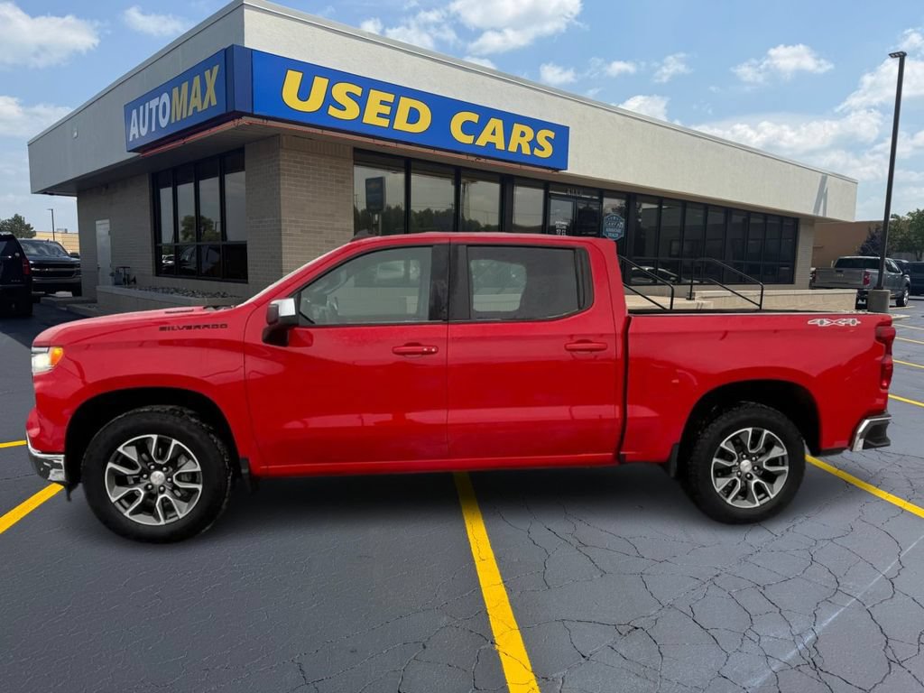 Used 2025 Chevrolet Silverado 1500 LT AWD/4WD image 8