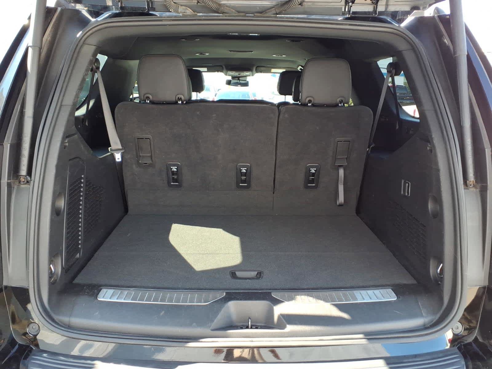 Used 2025 Chevrolet Suburban Z71 AWD/4WD image 17
