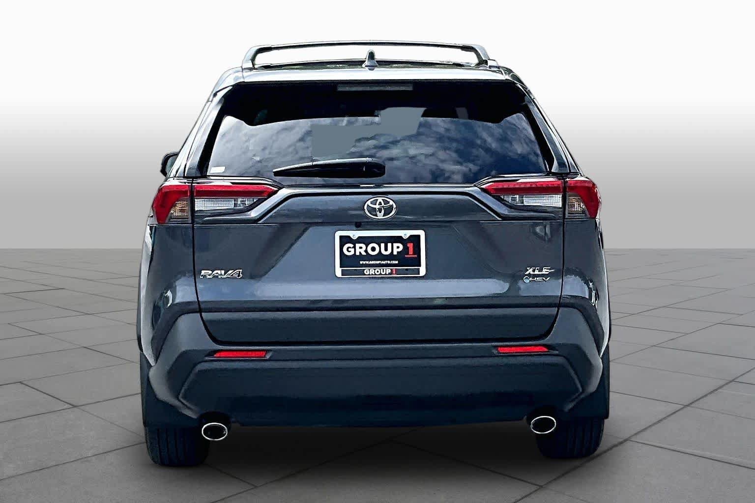 Used 2025 Toyota RAV4 XLE AWD/4WD image 5