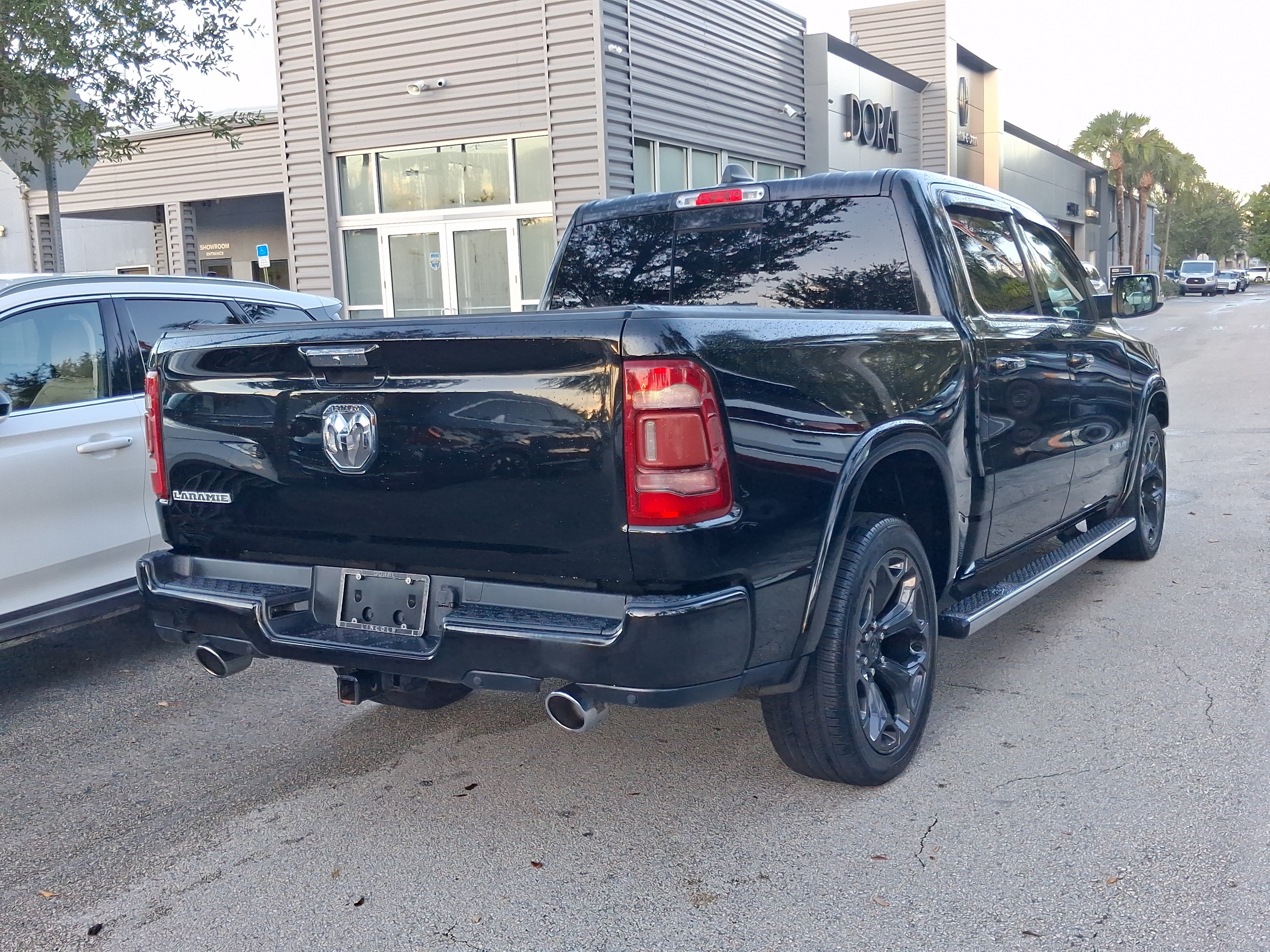 Used 2019 RAM 1500 Laramie RWD image 4