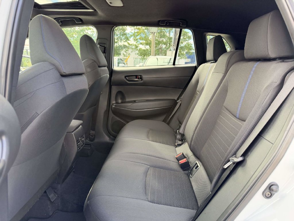 Certified 2025 Toyota Corolla Cross AWD Hybrid w/ Moonroof Package image 16