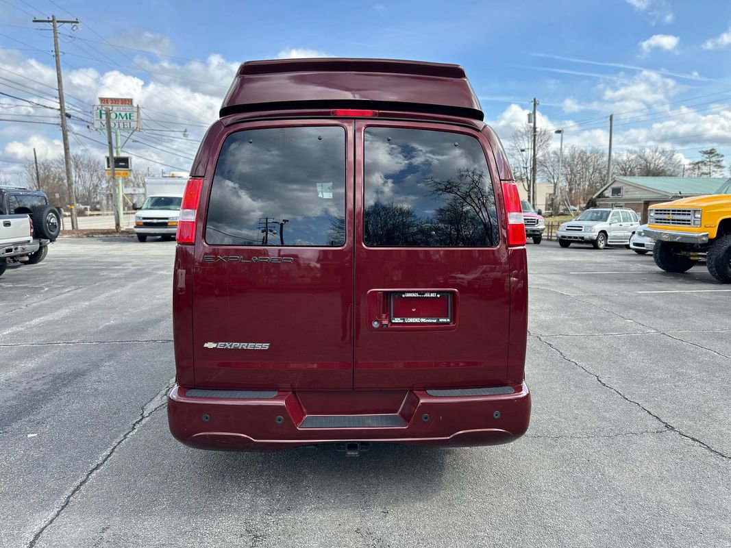 Used 2021 Chevrolet Express 2500 LS w/ Enhanced Convenience Package image 4