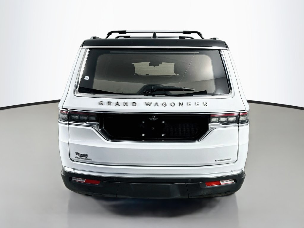 Used 2022 Jeep Grand Wagoneer Series III w/ HD Trailer Tow Package AWD/4WD image 6