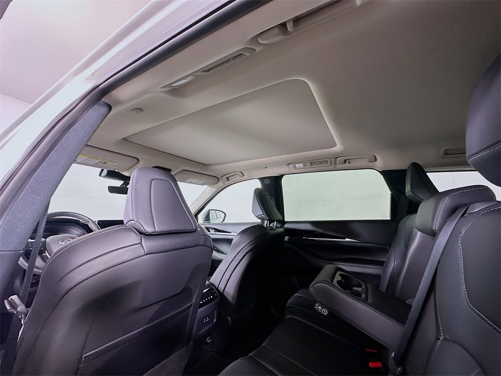 Used 2025 INFINITI QX60 Pure image 13
