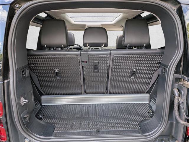 Used 2021 Land Rover Defender 90 S image 6