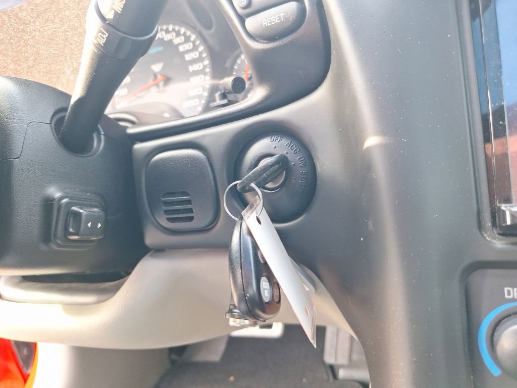 Used 2000 Chevrolet Corvette Coupe w/ Memory Pkg image 30