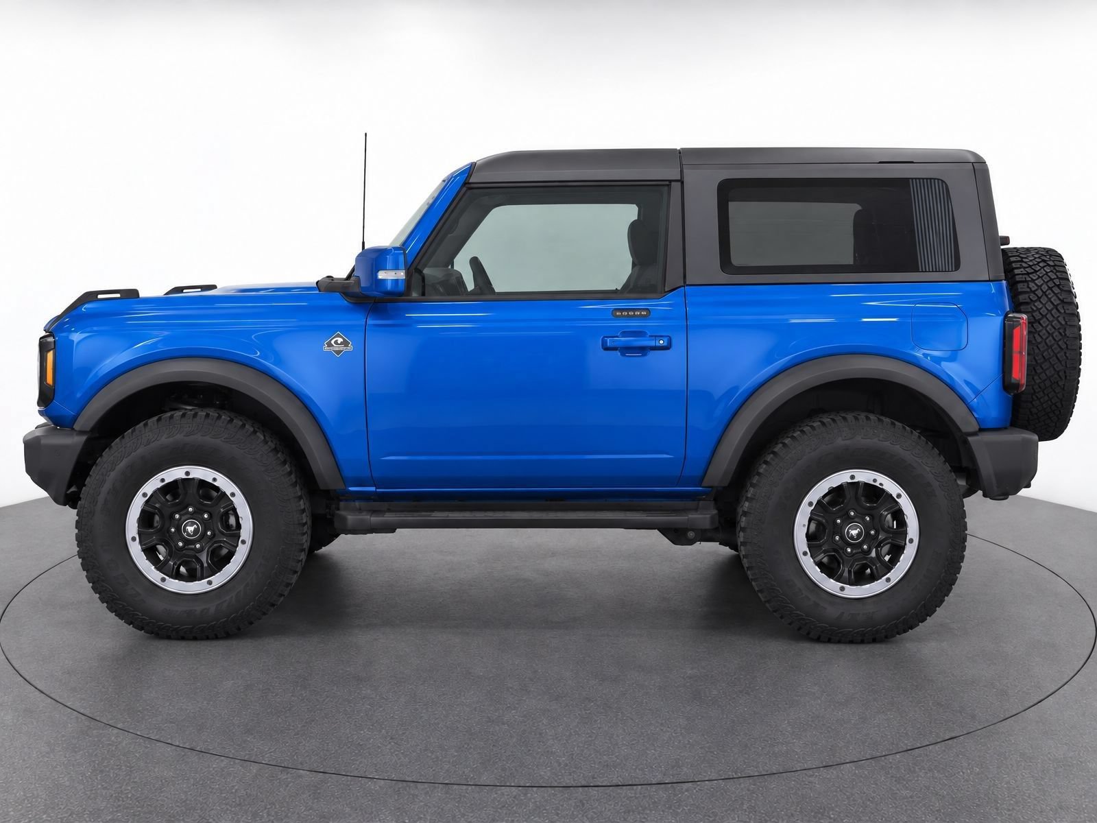 Used 2023 Ford Bronco Outer Banks w/ Sasquatch Package AWD/4WD image 3