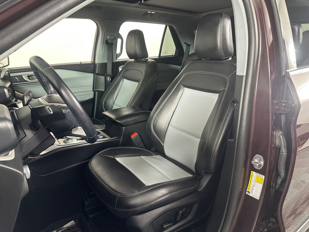 Used 2023 Ford Explorer XLT w/ Equipment Group 202A image 15