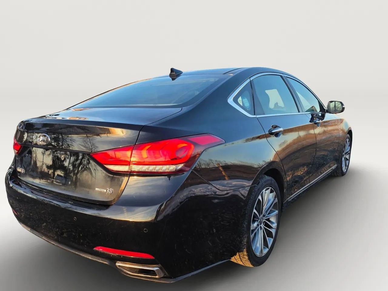 Used 2015 Hyundai Genesis 3.8 w/ Option Group 03 image 6