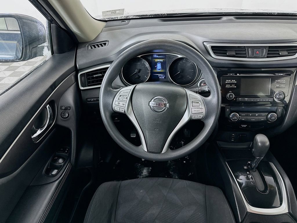 Used 2015 Nissan Rogue SV image 28