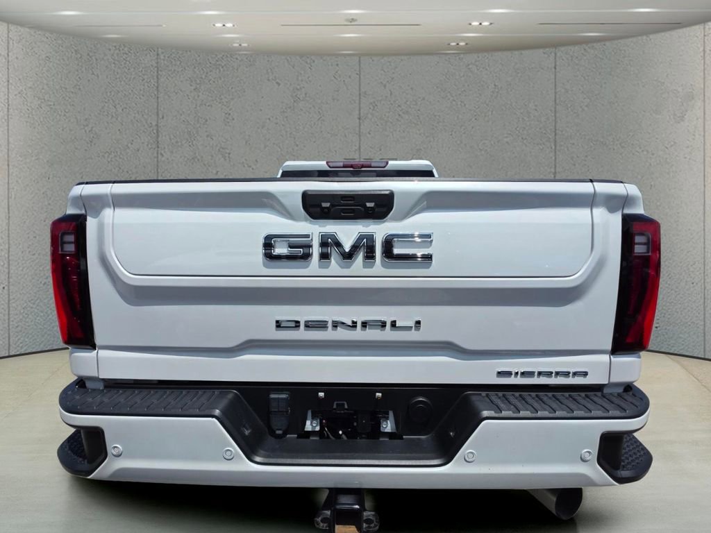 Used 2024 GMC Sierra 2500 Denali Ultimate AWD/4WD image 4