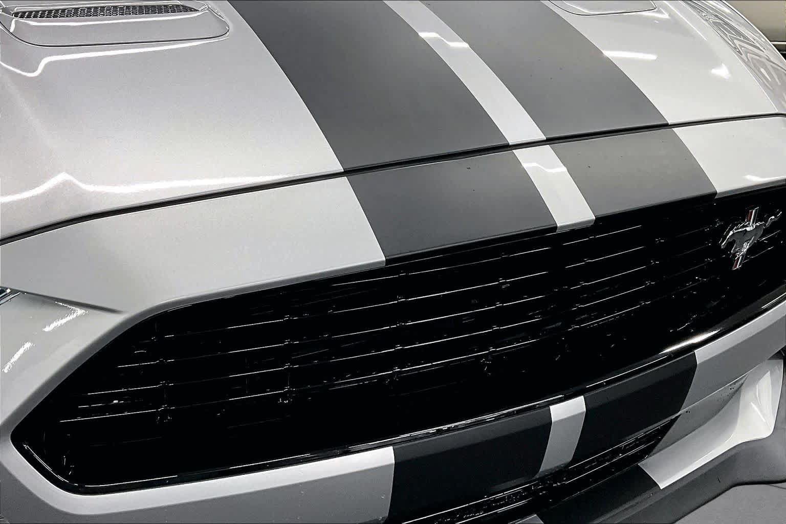 Used 2019 Ford Mustang GT Premium w/ Equipment Group 401A RWD image 29