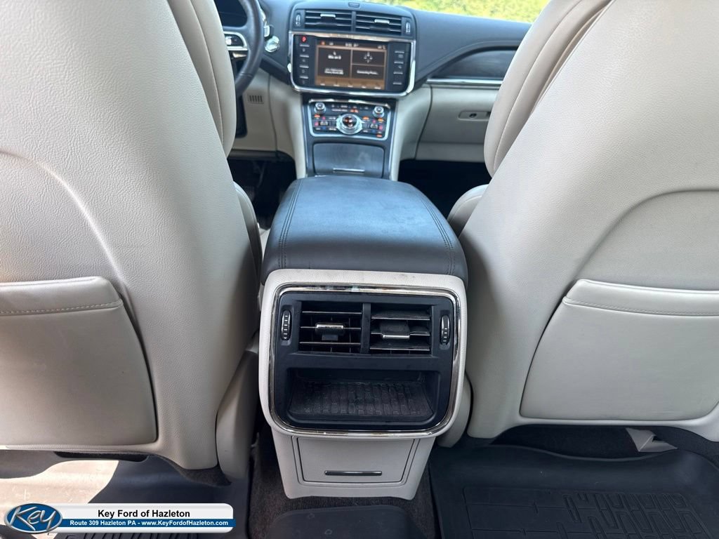 Used 2018 Lincoln Continental Premiere AWD/4WD image 35